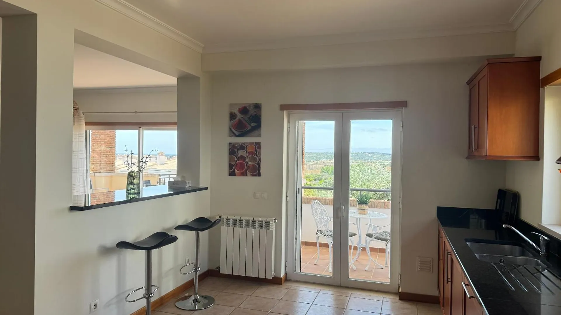 Lovely 3 Bedroom Villa With Pool In Great Location Odiáxere